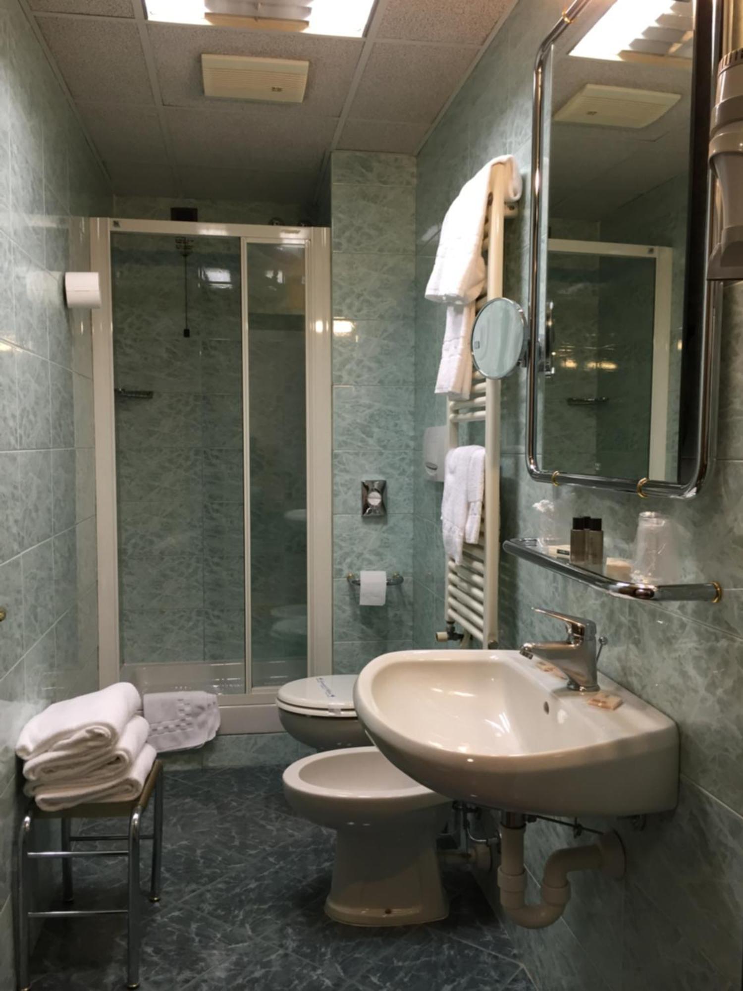 Hotel Iris Genoa Bilik gambar