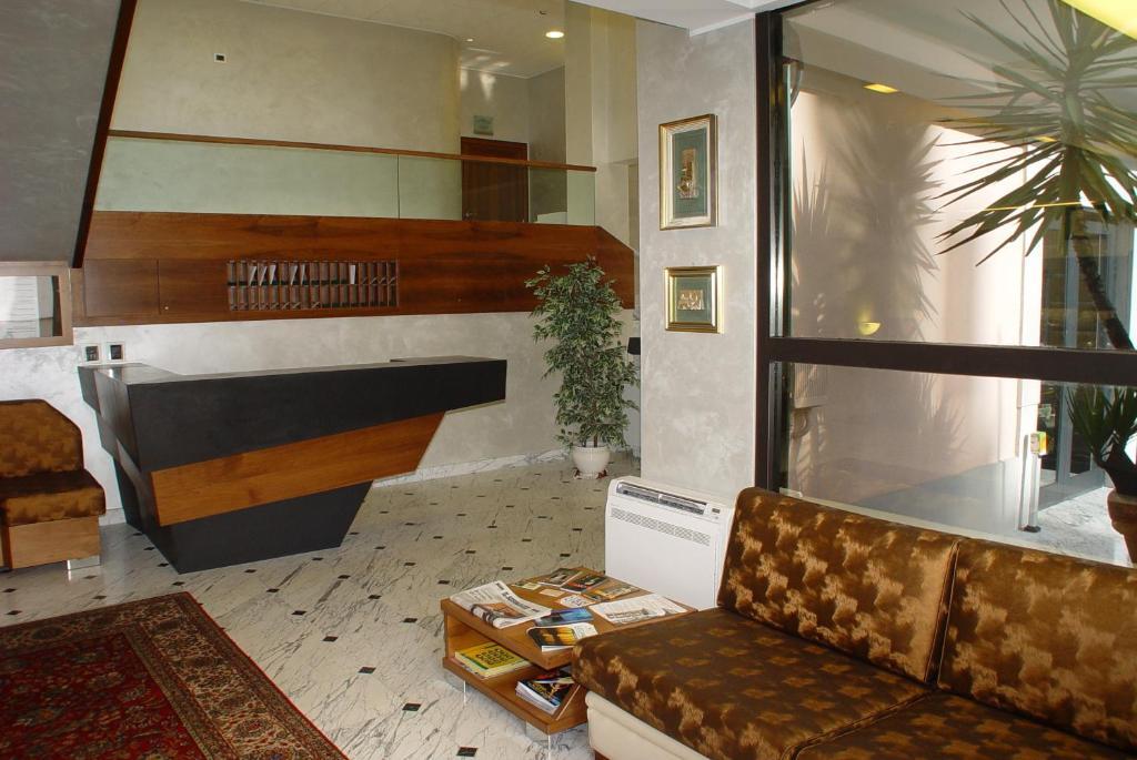 Hotel Iris Genoa Luaran gambar